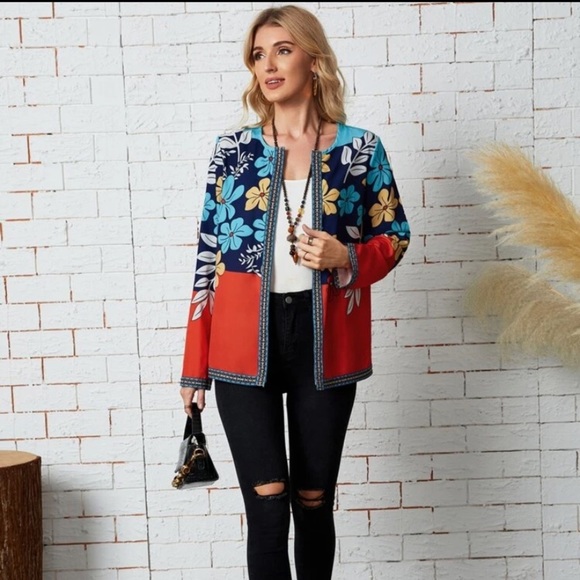 NEW INVENTORY 🔥Floral Print Colorblock Contrast Embroidered Trim Coat🔥 - Picture 4 of 6